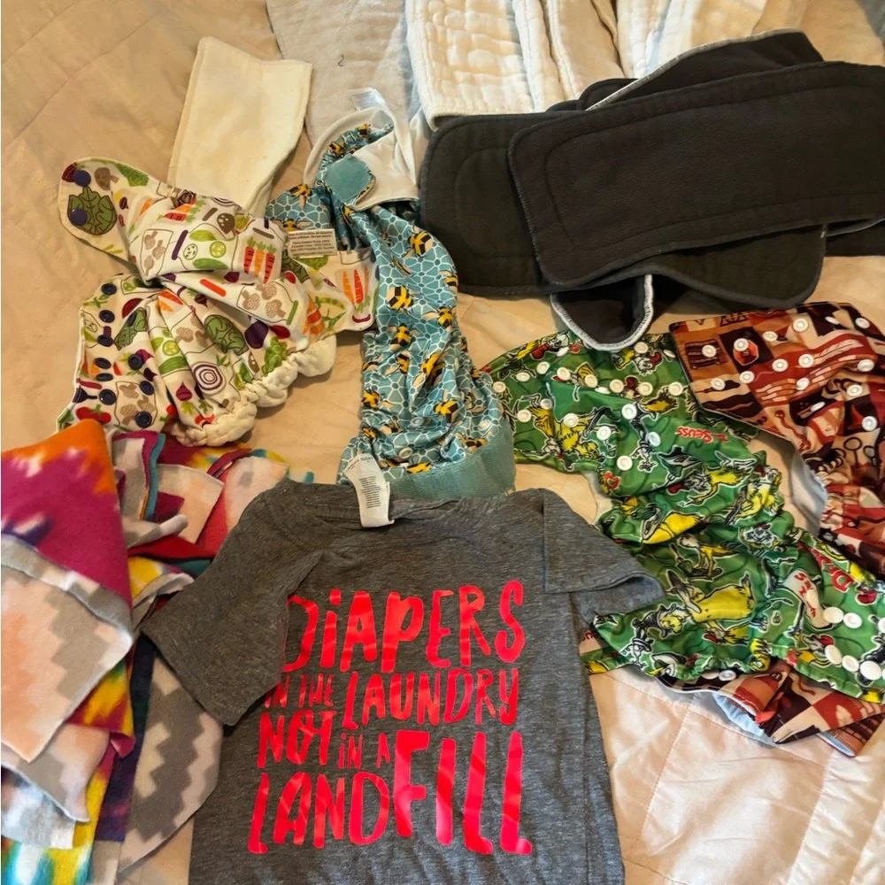 Simple Vibrant Patterned Cloth Diapers - Picture 2 of 6